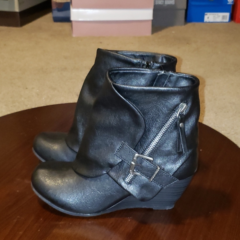 Blowfish Malibu Bilocate Ankle Booties 6.5 Black